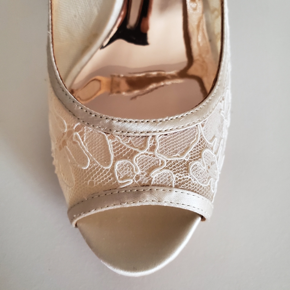 Badgley Mischka Lesley heels NIB - Picture 5 of 6